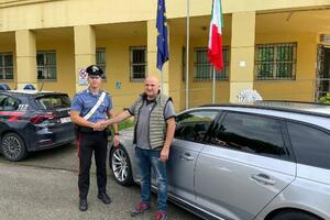 Rubano una Audi RS4 Avant ad un rivenditore della Versilia, i carabinieri gliela ritrovano a tempo di record