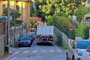 A regime l&#039;ordinanza che prevede il transito dei camion su via XXIV Maggio mediante la presenza di movieri