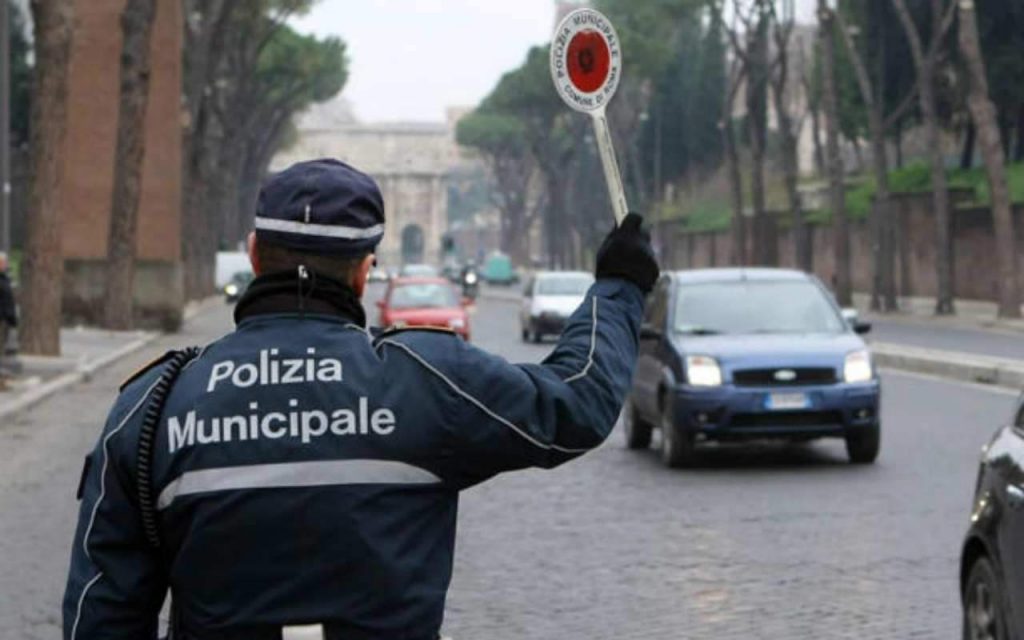 Polizia municipale controllo stradale