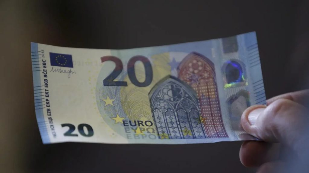 Banconota da 20 euro tassa