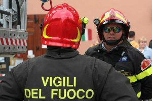 vigile del fuoco aggredito